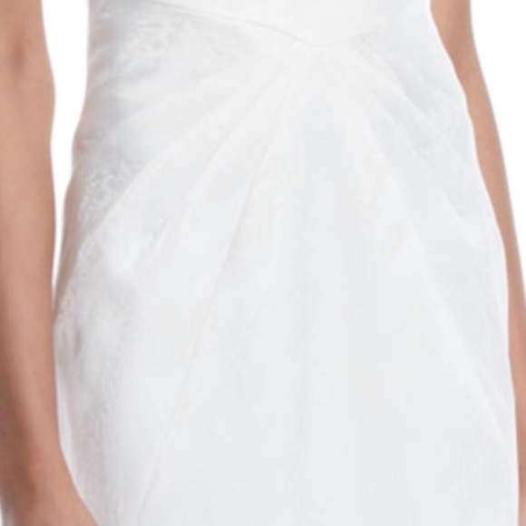 Zac Posen
Off-the-Shoulder Cocktail Dress - Picture 3 of 6